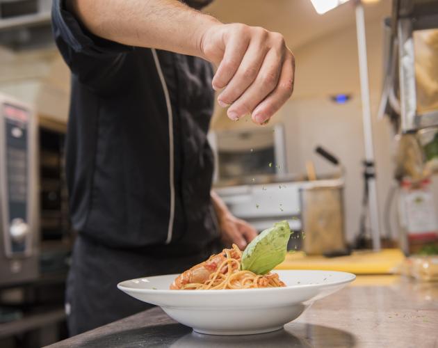 Da Pinocchio FOTO IMPIATTATURA SPAGHETTI SUGO GAMBERI 2.jpg