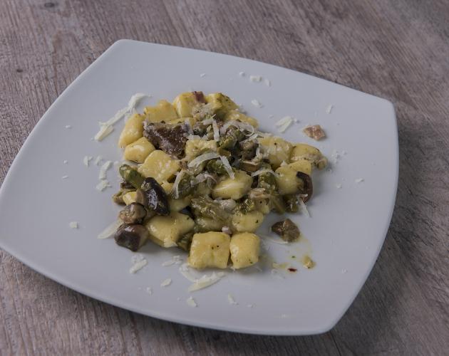 Da Pinocchio FOTO PIATTO IMPASTARE PASTA GNOCCHI E PIATTO PRONTO.jpg