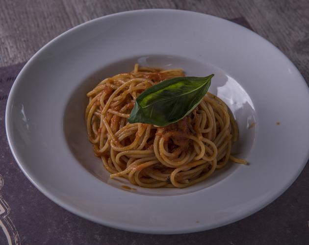 Da Pinocchio FOTO SPAGHETTI POMODORO PEDANA.j 1 pg.jpg